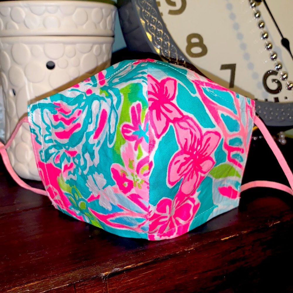 “Hot on the Scene” Lilly Print Face Mask